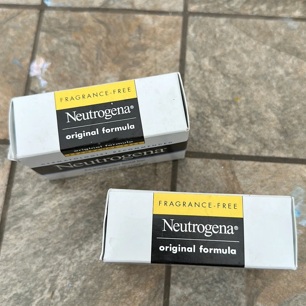 Neutrogena facial bar